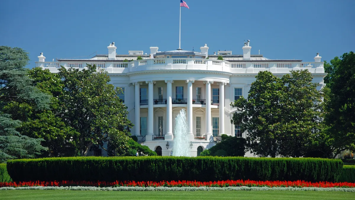 An image of the White House.